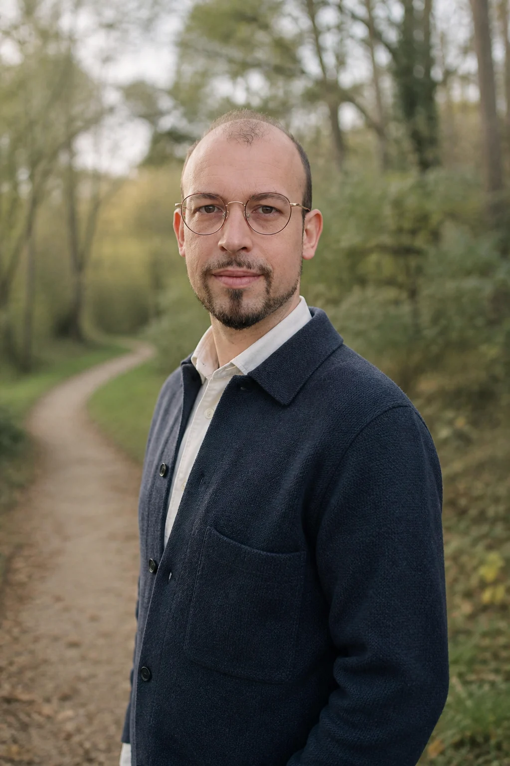 Jean-François Gigand sur un chemin forestier